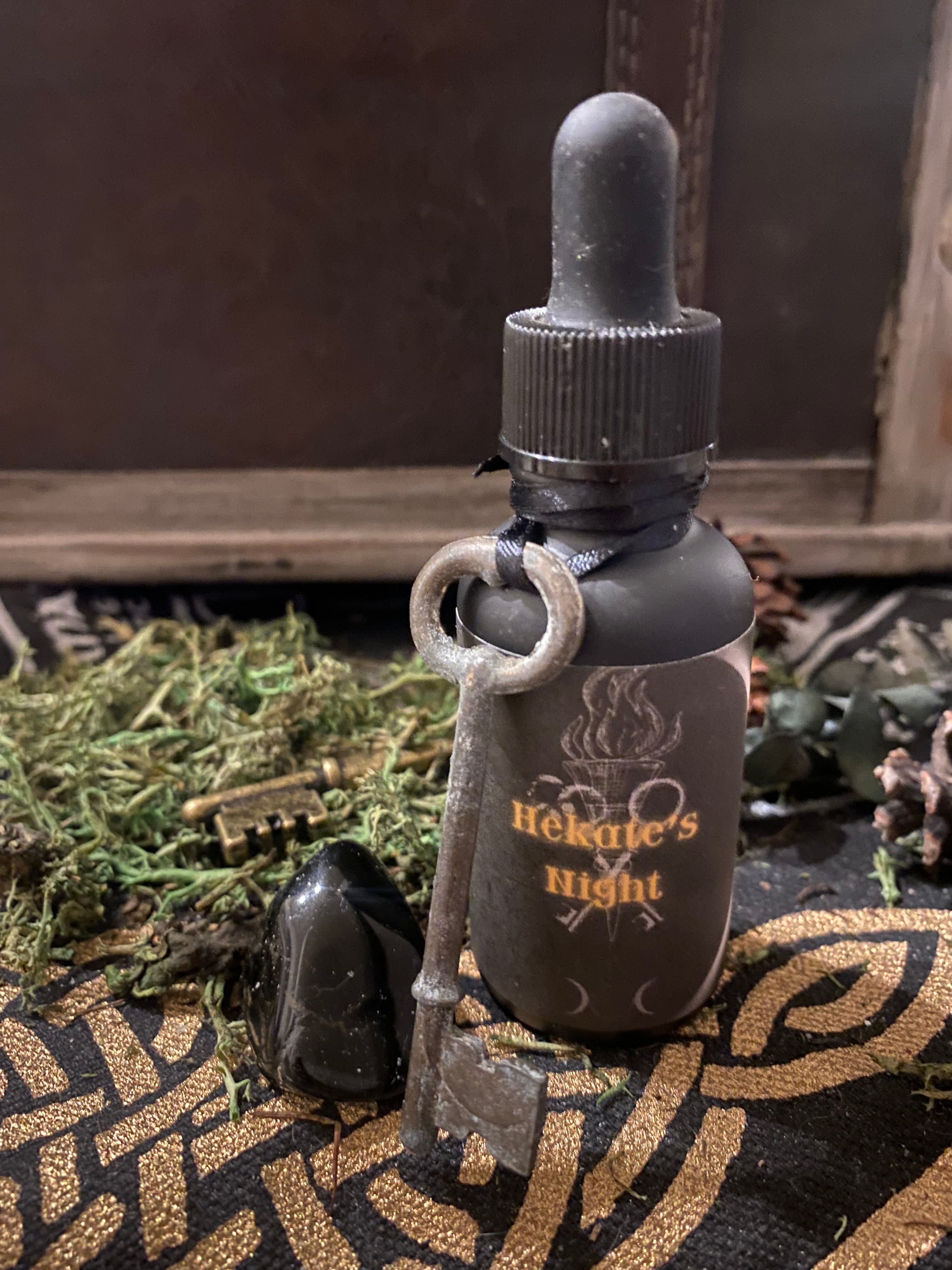 Hekate's Night Ritual Set with Invocation & Black Onyx Crystal.Work w/ Hekate on the Dark Moon and the 30th of the month,Hekate’s Night