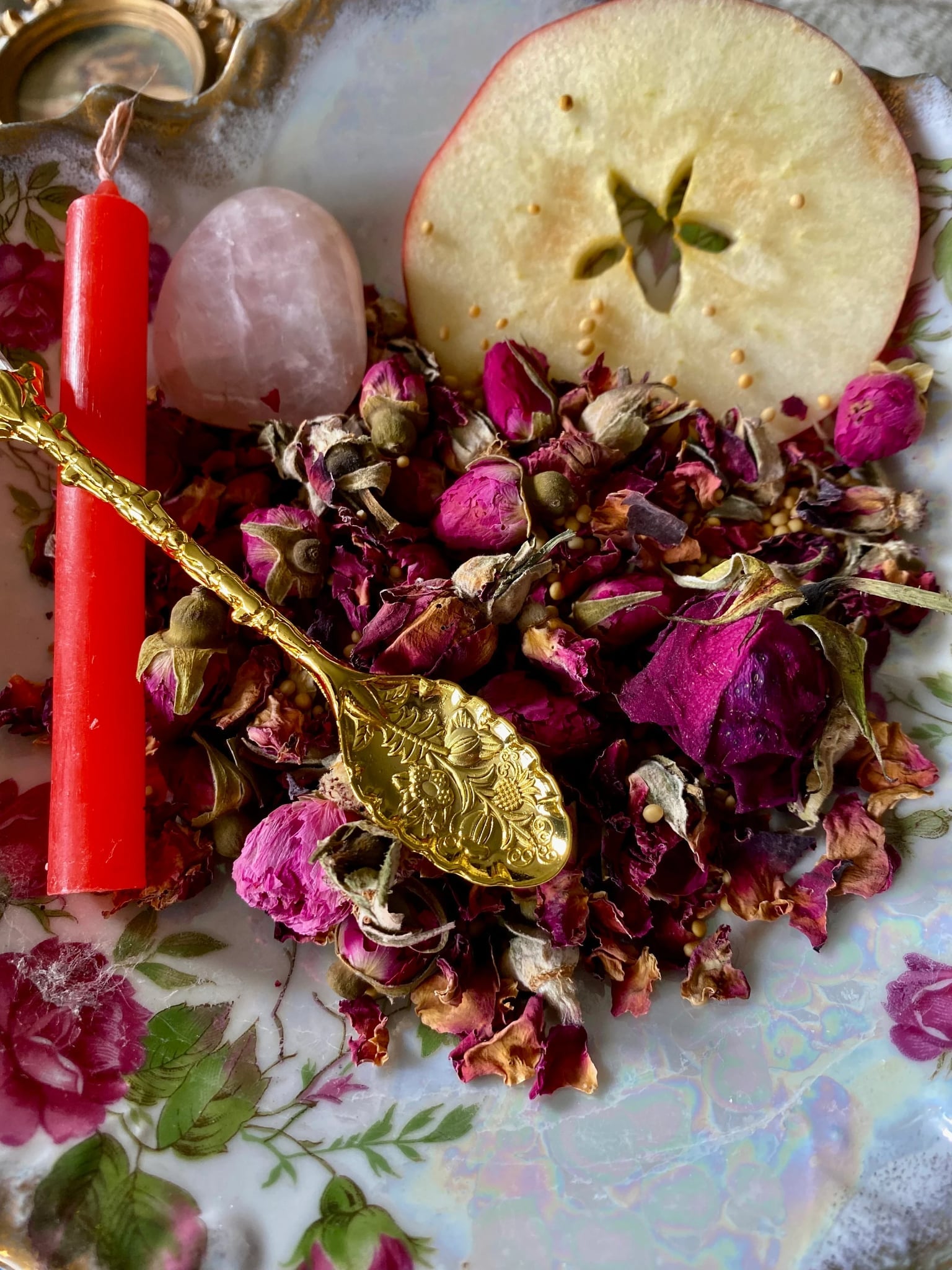 Aphrodite’s Apple Love Spell Set. Anointing Elixer, Love Invoking Blend w/Spell work, Crystal Spoon,Spell Candle,Rose Quartz  and Tea!